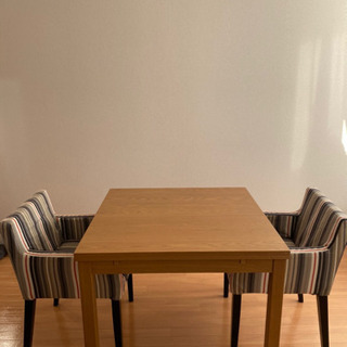 IKEA BJURSTA 伸長式ダイニングテーブルとイス2脚