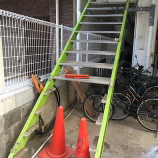 鉄製の階段
