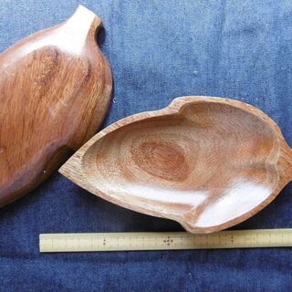 木の葉型の器の画像