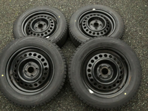 フィット ホイール付き バリ山 スタッドレス ブリヂストン VRX 2019年製