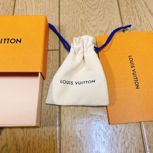 ★決まりました★値下げ★【大阪高島屋で購入】（定価48,600円）LOUIS VUITTON エセンシャルVネックレス