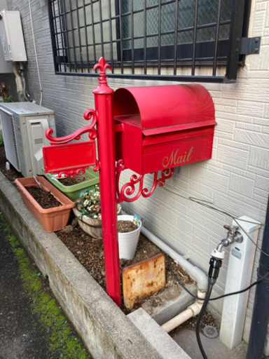 元値69300円　オーストラリア製　メールボックス　スタンド型　赤