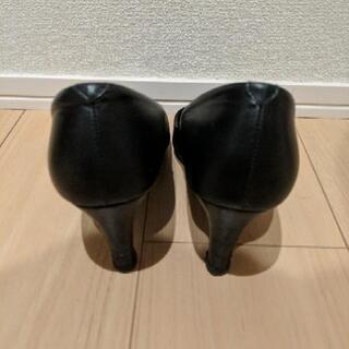 黒パンプス　23cmの画像