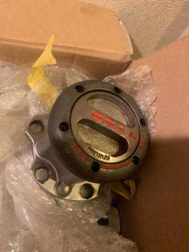 ランドクルーザー70 後期用？社外ハブ