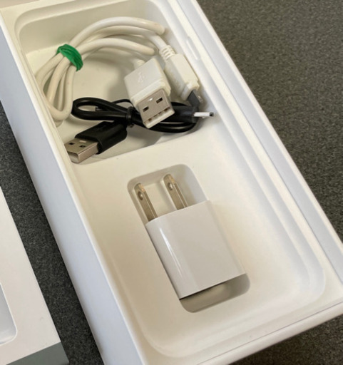 iPhone7 SIMフリー 32MB バッテリー100% シルバー+モバイルバッテリー
