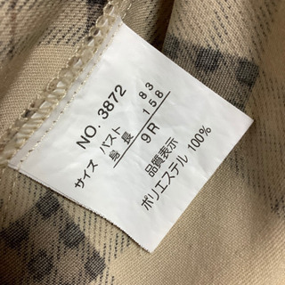 色違い2枚セット　ブラウン・ベージュ　ブラウス　Mサイズくらい　の画像
