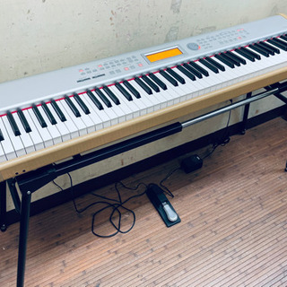 コルグ KORG 電子ピアノ SP-500 デジタルピアノ 88鍵 ペダル付き 動作確認済み美品