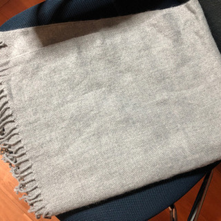 大判ストール!! おしゃれなグレー色 マフラー値下げ
