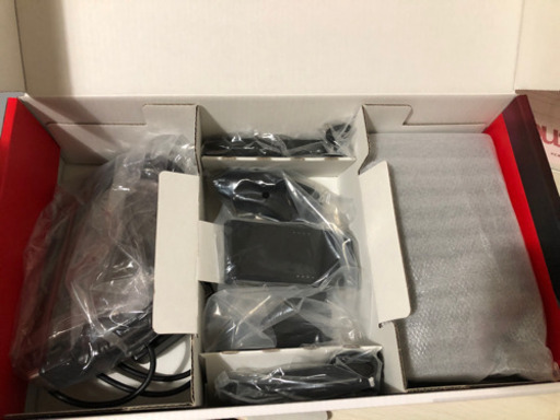 任天堂スイッチ　新しいモデル (+あつまれどうぶつ森)