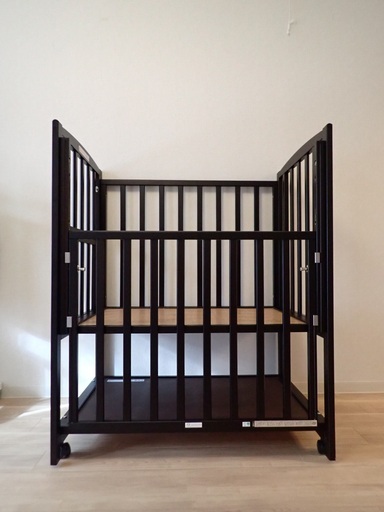 ヤマサキのベビーベッド・コンパクトタイプ（ミニサイズ）・色：ダークブラウン