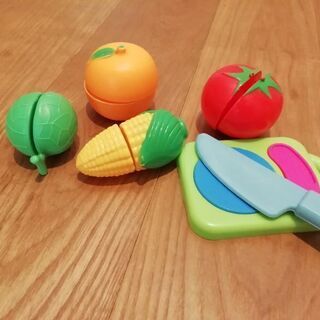 おもちゃの詰め合わせ♪/toyroyalスマホ型ラトル/combiコップがさね/おままごと・ぬいぐるみ他の画像