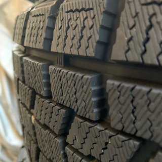 美品！スタッドレスタイヤ　185/65R14の画像