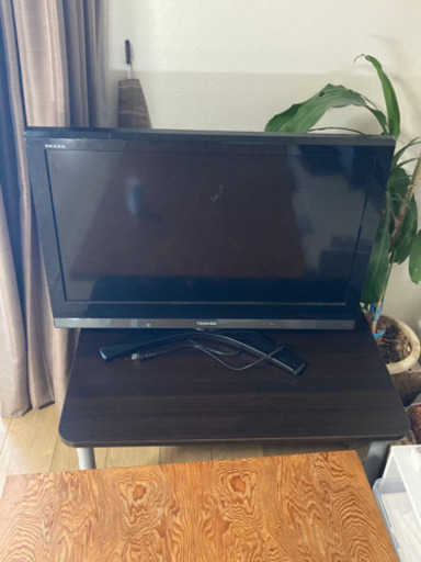 32型 TOSHIBA液晶テレビ REGZA