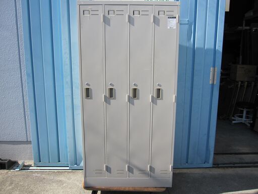 4人用ロッカー　ニューグレー　コクヨ製LK-4F1C