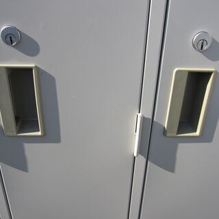 4人用ロッカー　ニューグレー　コクヨ製LK-4F1C