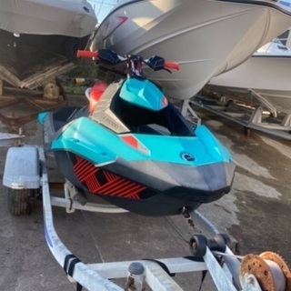 シードゥースパークトリックス　ジェットスキーの画像