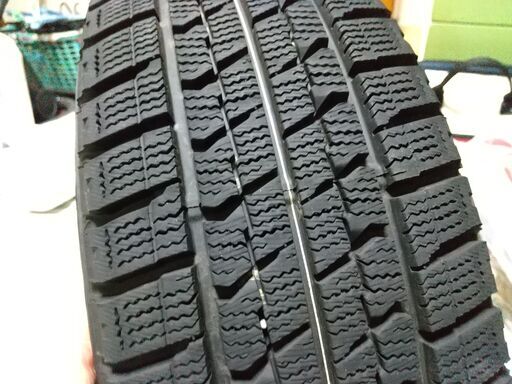 ノートE11で使用。スタッドレス・アルミ4本　175/65R14 