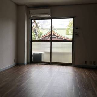 北野天満宮の天神さんの緑が見えるお部屋 − 京都府