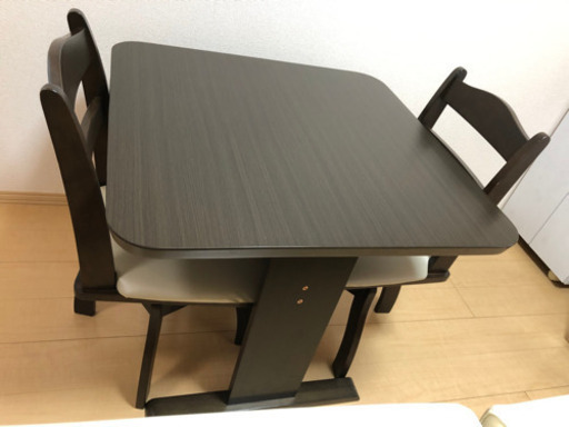 ニトリ　ダイニングテーブル