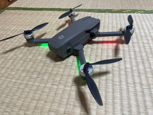 少しお値下げ！Holy Stoneの本格的ドローン！早い方どうぞ！
