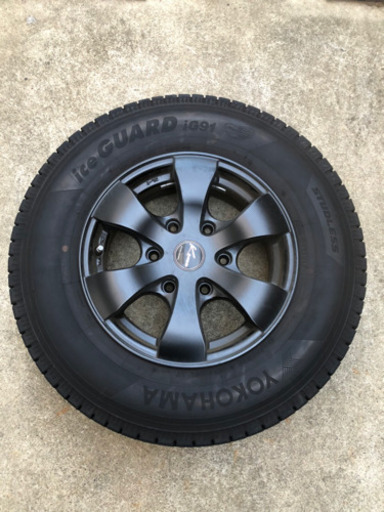 スタッドレスタイヤ195/80R15 107/105L（お取引中）