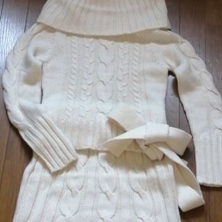 レディースニット上下（共布ベルト付き）　Ｍサイズ　※12/11まで展示