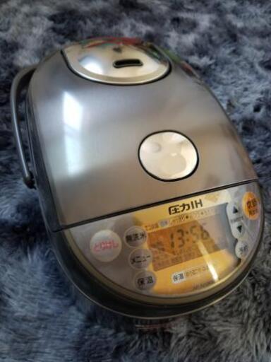 ★取引決定しました★ZOJIRUSHI炊飯器　圧力IH５､５合　プラチナコート