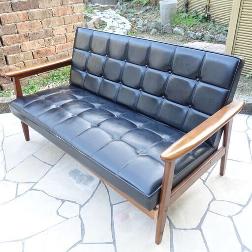 美品 カリモク ソファー スタンダードブラック 幅133×奥行70×高さ70×座高37cm karimoku