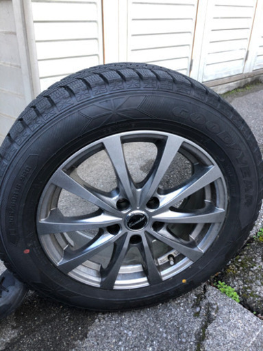 スタッドレスタイヤ　ホイール付　4本セット　205/60R16