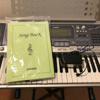 電子ピアノ　CASIO 61鍵盤