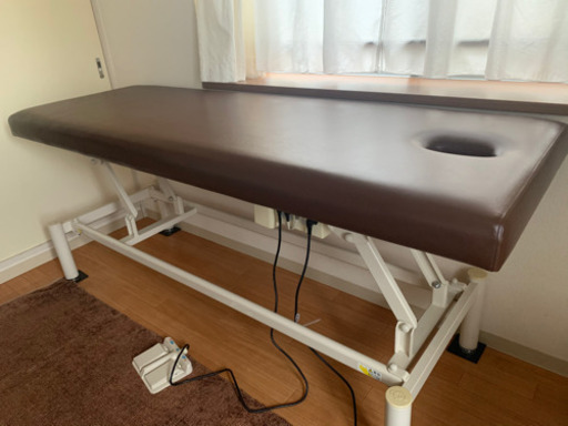 電動マッサージベッド