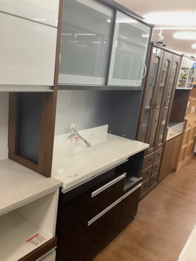 【高橋木工所（たかはしもっこうじょ）】食器棚売ります！！