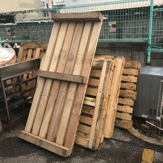 プラパレ大量入荷！！木パレ・プラパレ差し上げます！の画像