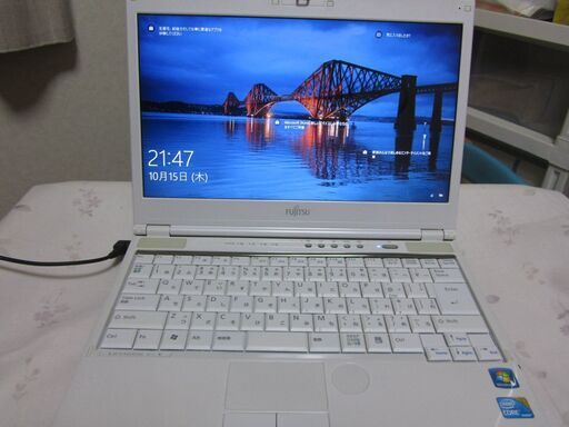 富士通 FM-V　SH54/C Core i3  M380 デュアルコアCPU、13.3型液晶、Windows10  64bit、HDD 750GB、メモリ4 GB、無線・有線LAN、HDMI、MS Office365(ver2016)インストール済、DVD・CD再生録音