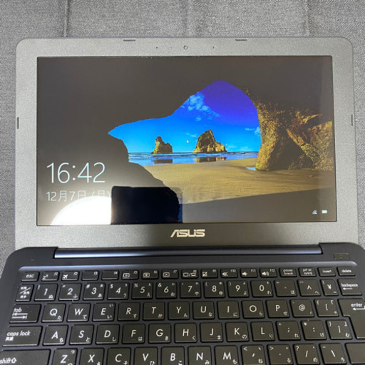 ASUSノートパソコン　R206SA-FD0001T