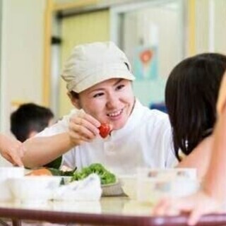 津島市にある病院にて栄養士（地域正社員）募集★ 株式会社LEOC...