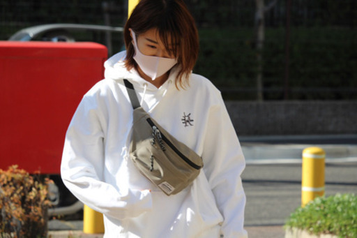 オリジナルブランド「GiNe」ジン　刺繍パーカー