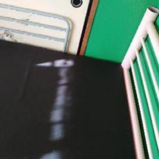 鉄製の二段ベッド1,000円です。の画像