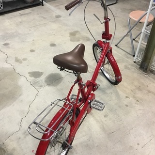 赤い自転車の画像