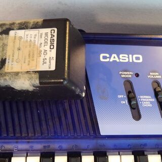 値下げ！　カシオ　キーボード　CTK-130　ブルー　ACアダプター付きの画像