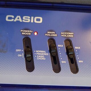 値下げ！　カシオ　キーボード　CTK-130　ブルー　ACアダプター付きの画像