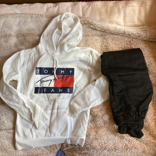 新品　パーカー