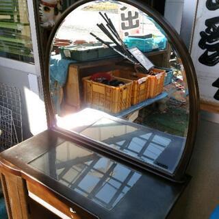 〔激安品〕鏡台、ドレッサー、椅子付属。の画像