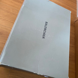 BALENCIAGAの画像