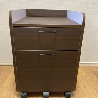 袖机　キャスター付きの画像