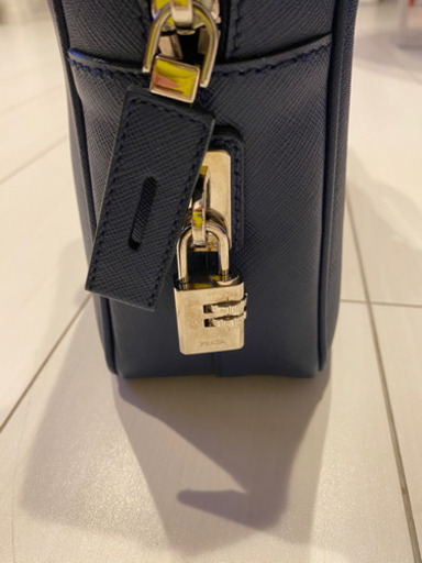 PRADA バッグ　ビジネス