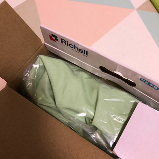 リッチェル Richell ふかふかベビーチェアR グリーンの画像