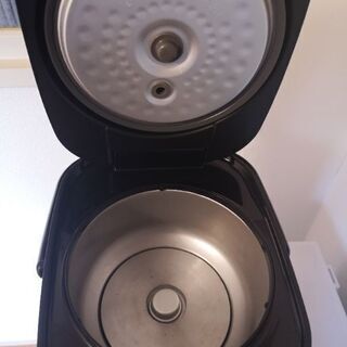 2018年製 炊飯器 3合 アイリスオーヤマの画像