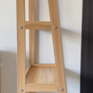美品♡ 明るいベージュの飾り棚＊木目を感じるデザインがおしゃれですの画像
