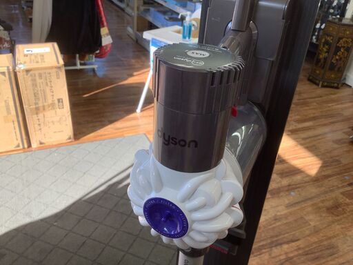 【店頭販売のみ】スタンド付きのdyson(ダイソン)のスティッククリーナー 入荷しました！！